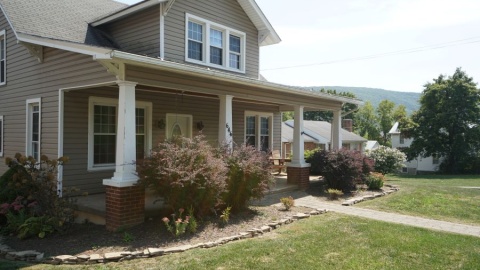 646 North Main Street, Franklin, West Virginia 26807, 4 Bedrooms Bedrooms, ,2 BathroomsBathrooms,Homes,SGR,North Main Street,1122