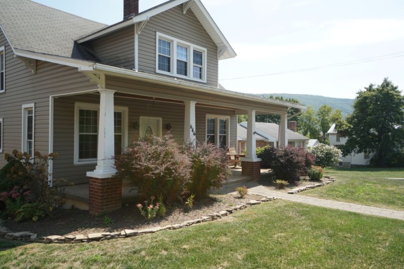 646 North Main Street, Franklin, West Virginia 26807, 4 Bedrooms Bedrooms, ,2 BathroomsBathrooms,Homes,SGR,North Main Street,1122